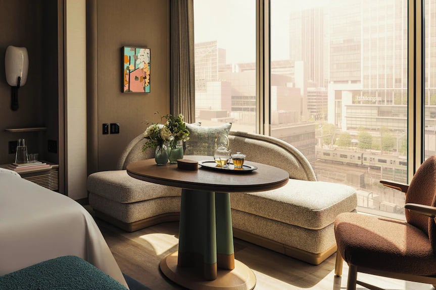 Four Seasons Hotel Tokyo At Marunouchi — rooms