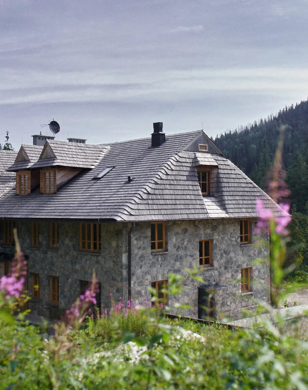 EnHotel Zakopane Kuźnice, backstory