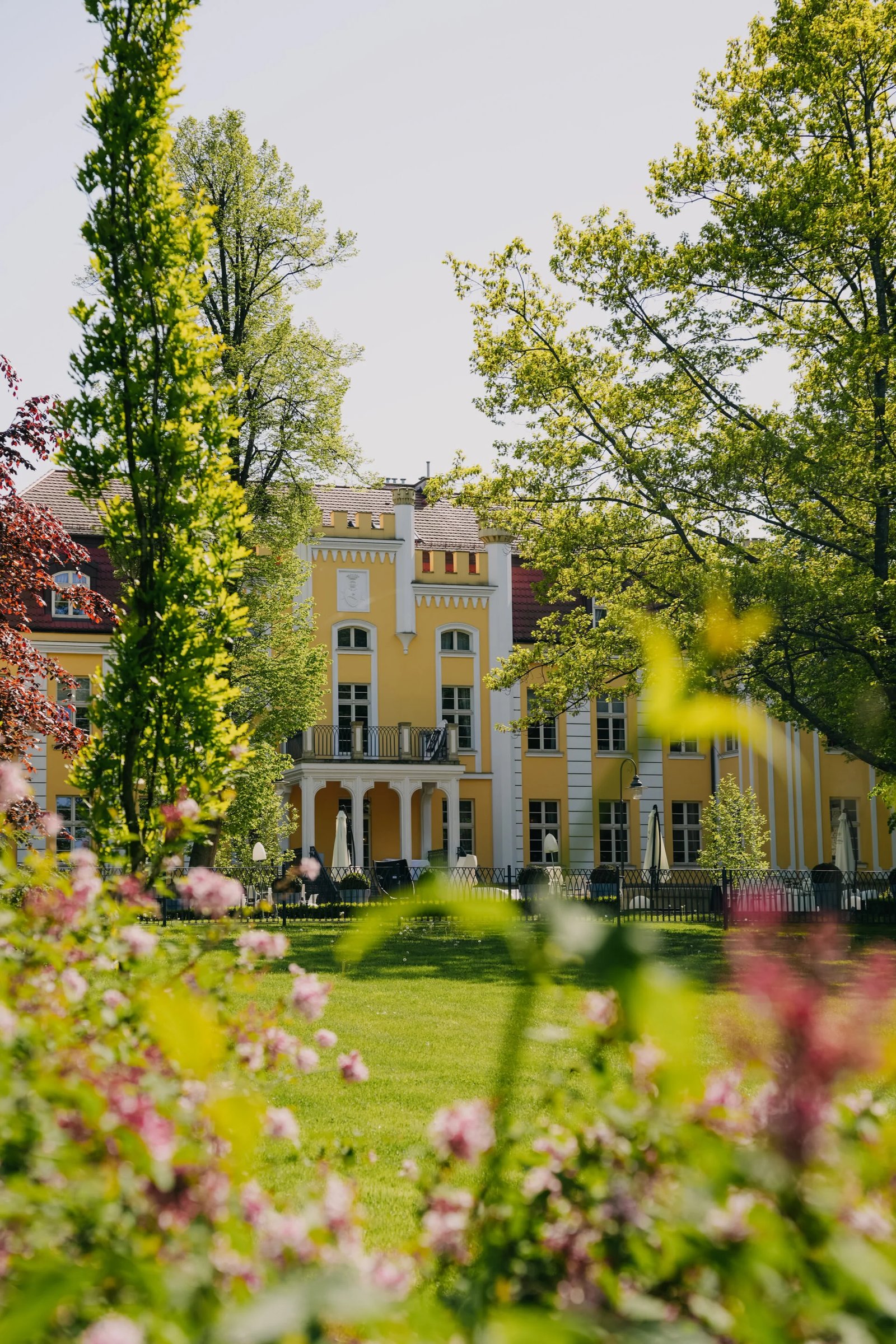 Hotel Quadrille Relais & Châteaux, backstory