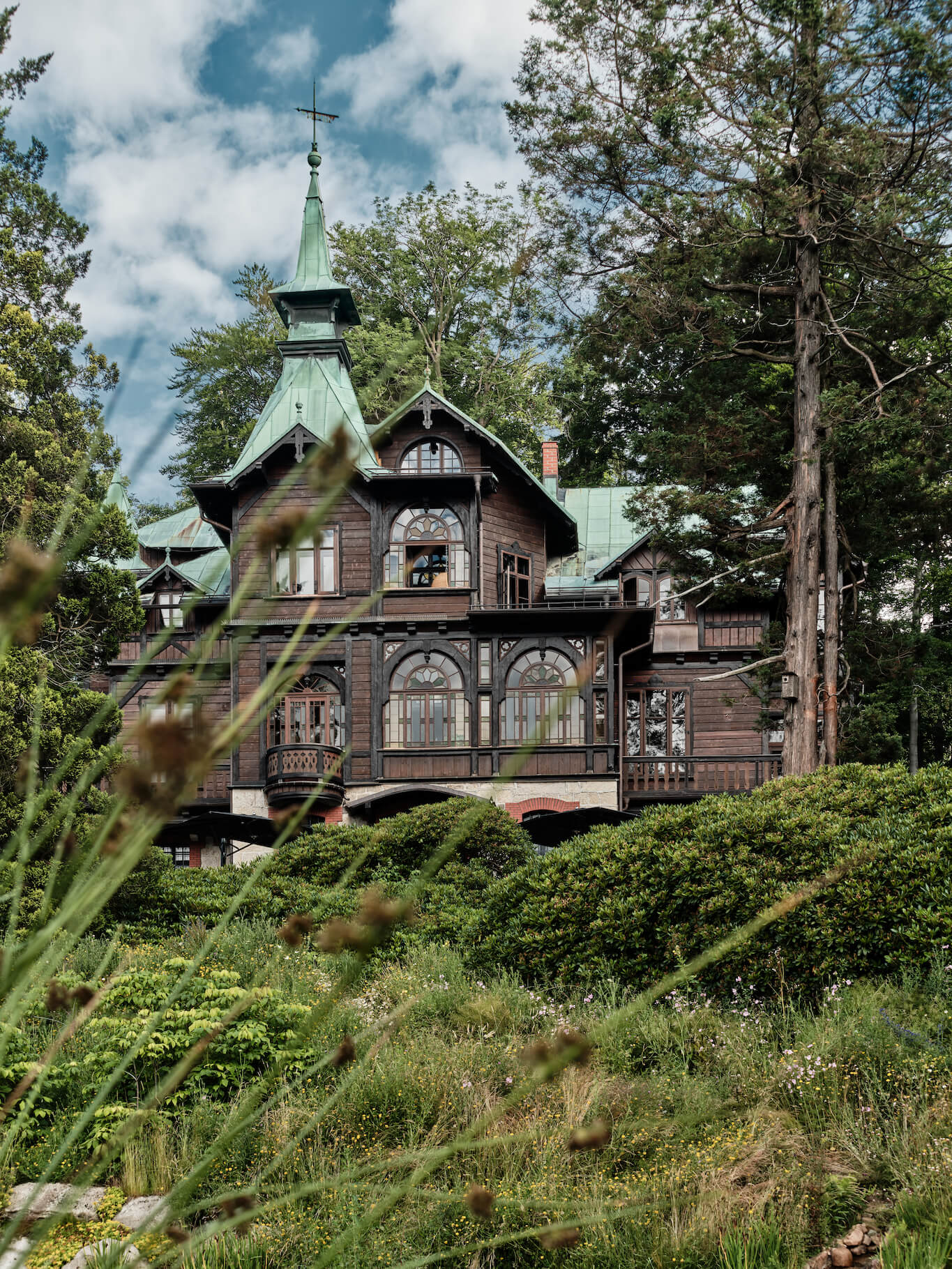 Swallow Manor, backstory