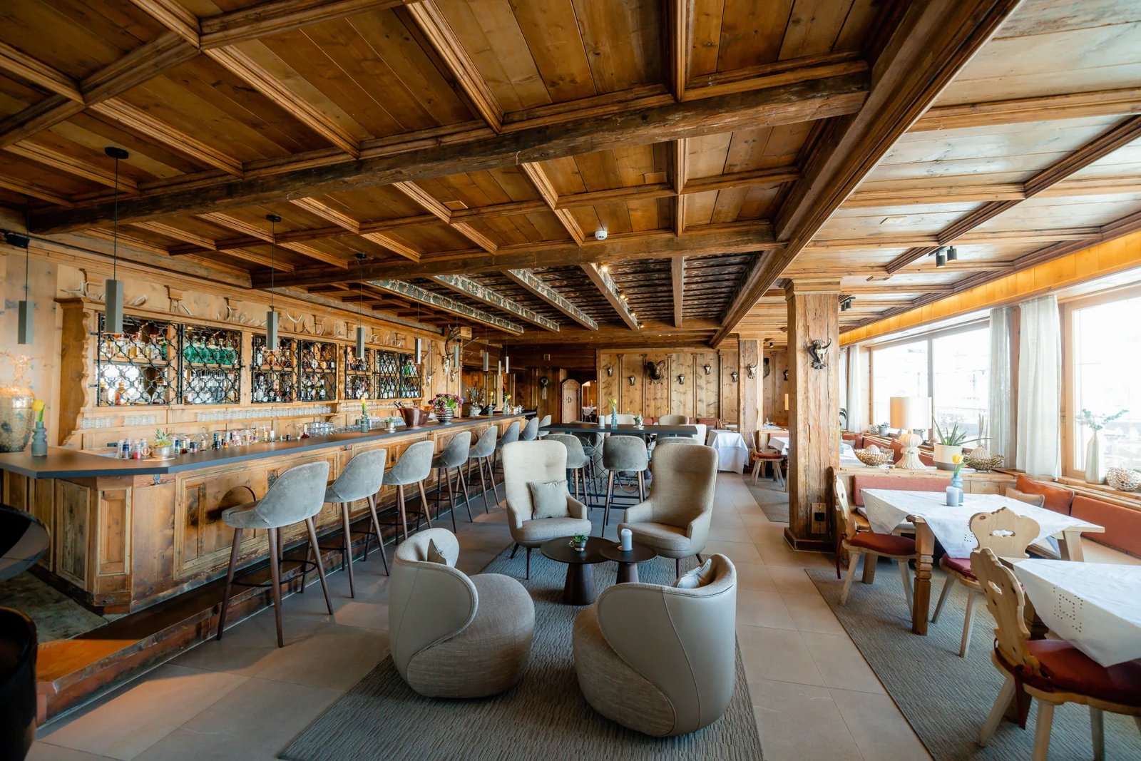 TOP Hotel Hochgurgl, at the table