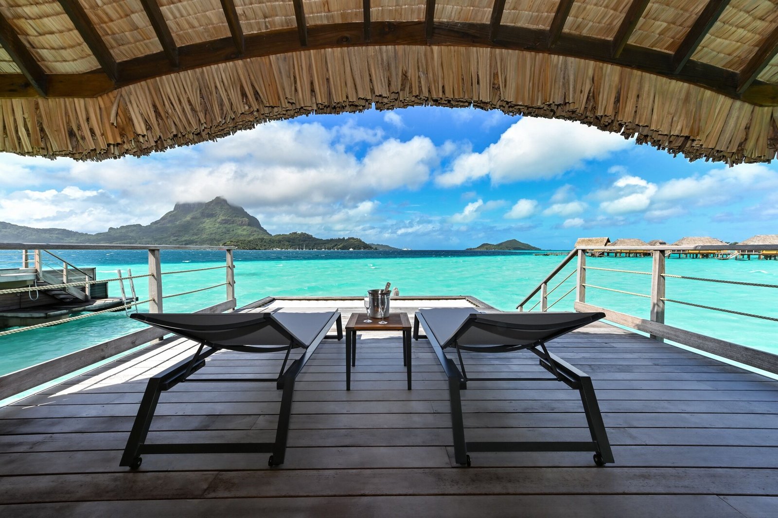Le Bora Bora by Pearl Resorts, vibe