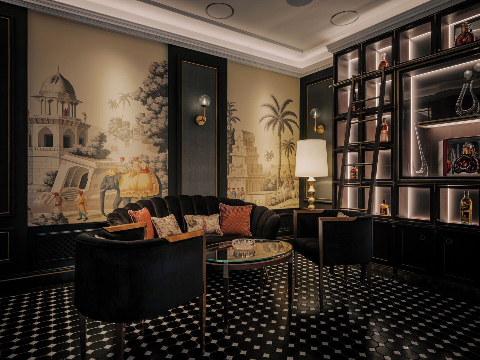 The Burman Hotel, vibe