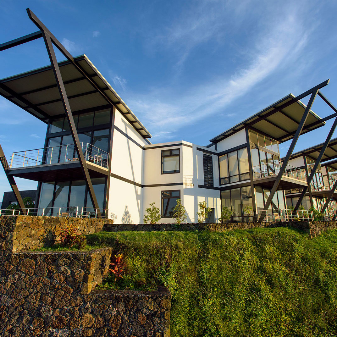 Pikaia Lodge, backstory