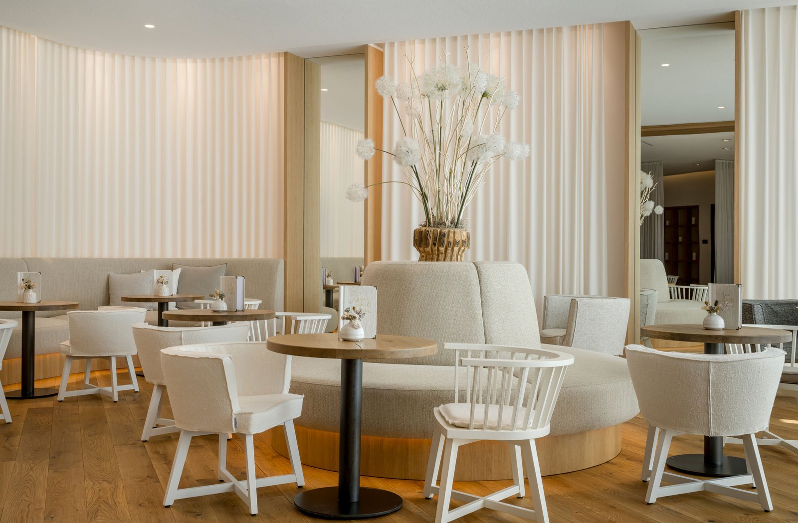 Seezeitlodge Hotel & Spa, at the table