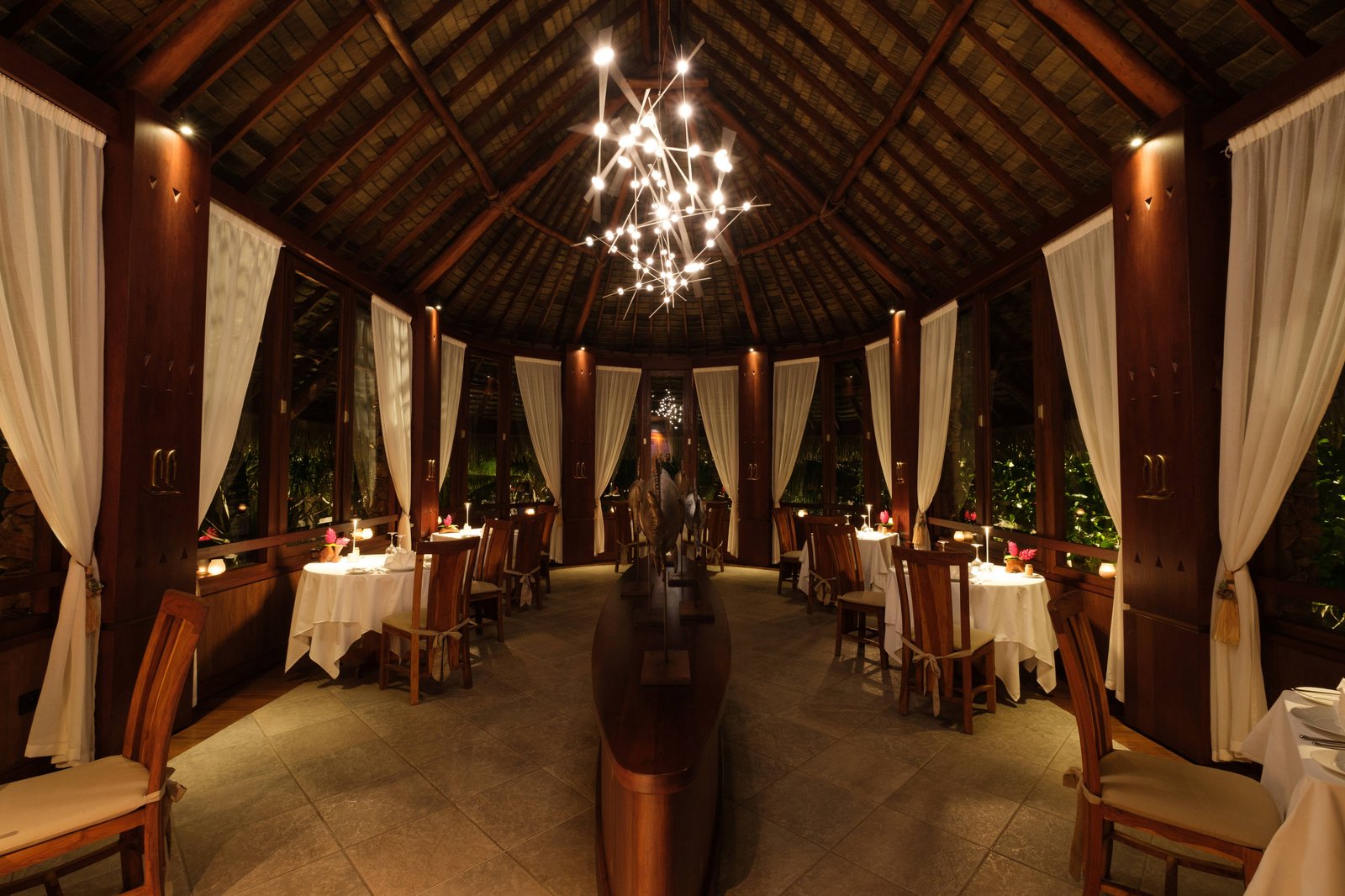 Le Taha'a by Pearl Resorts, eat & drink