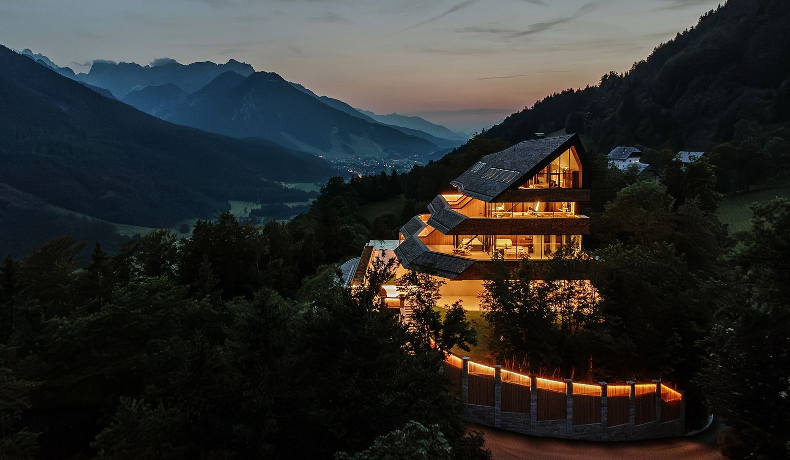 Chalet Sofija, backstory