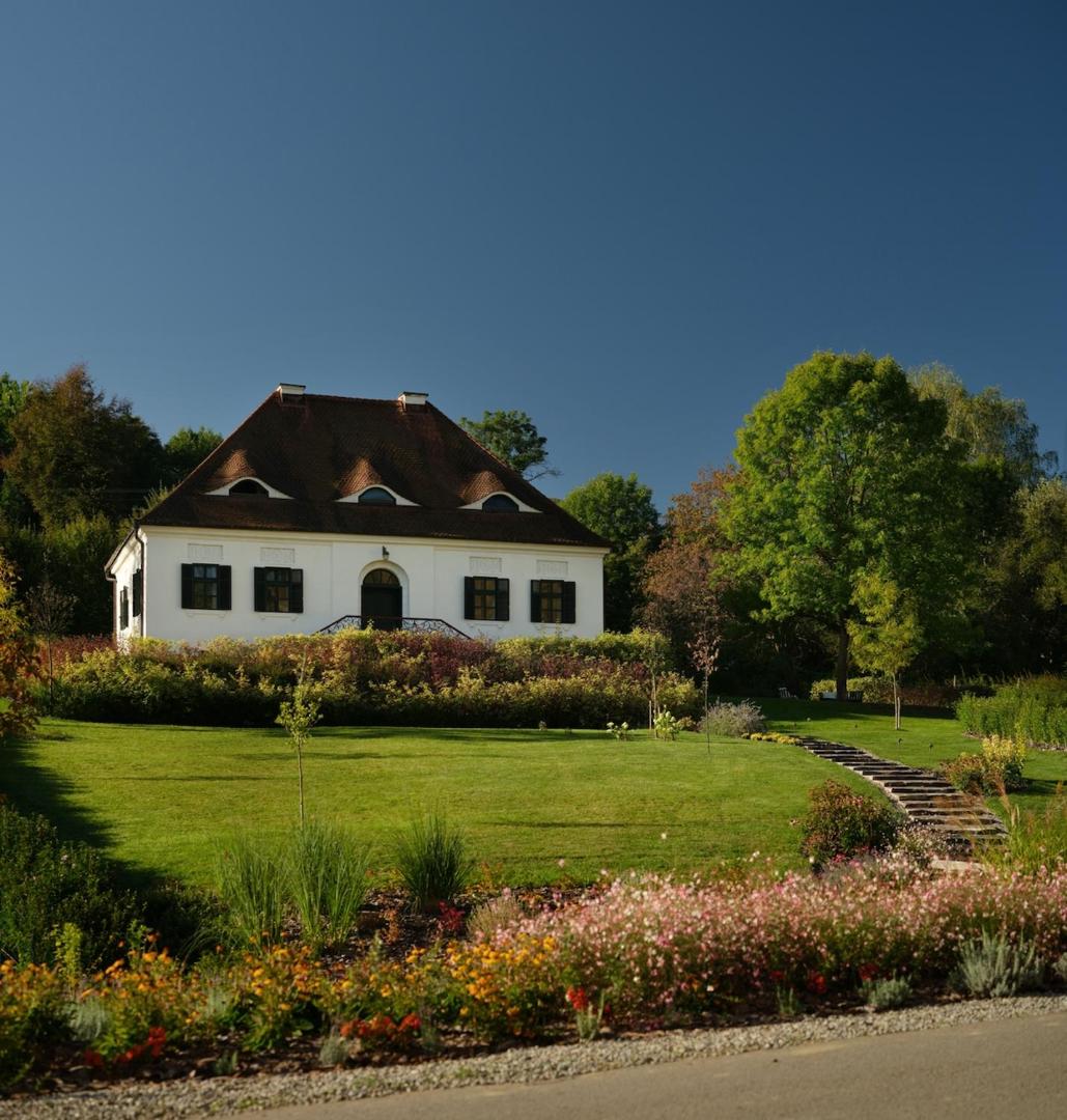 Bethlen Estates Transylvania, backstory