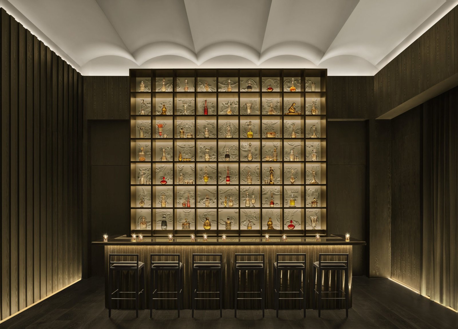 The Tokyo EDITION, Toranomon, gold bar at edition