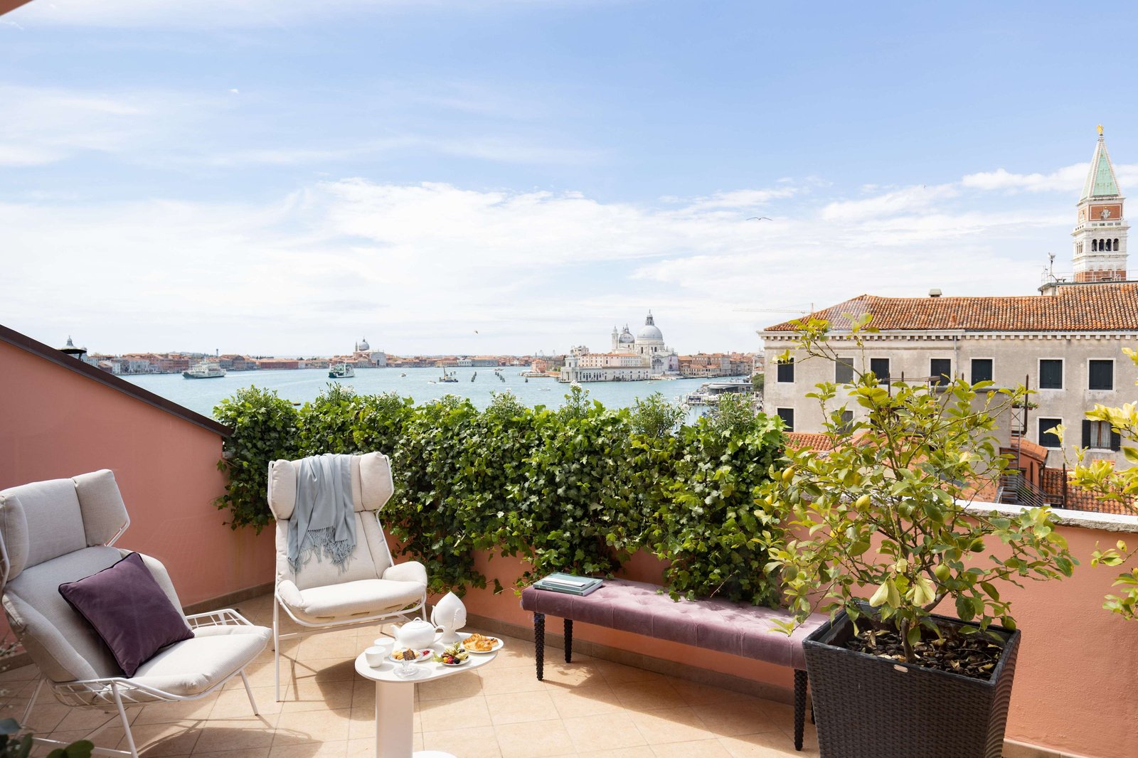 Londra Palace Venezia, vibe