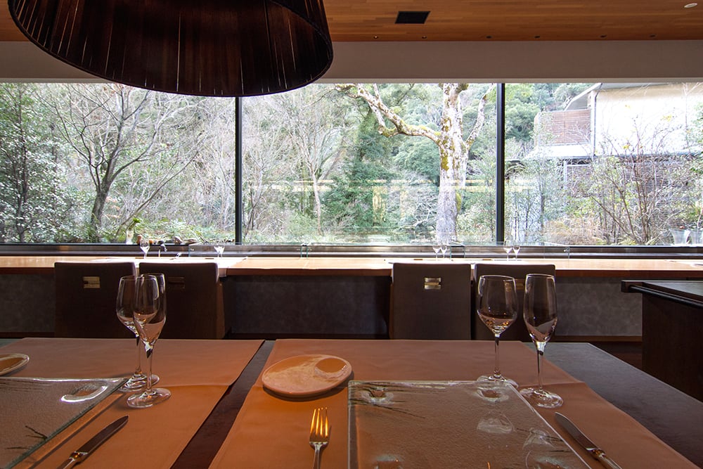 Arcana Izu, at the table