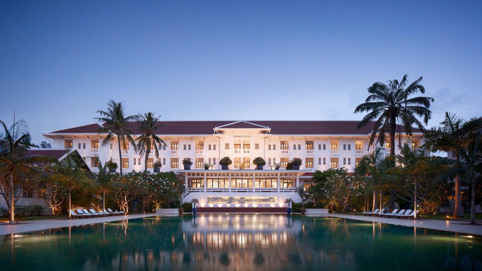 Raffles Grand Hotel d'Angkor, backstory