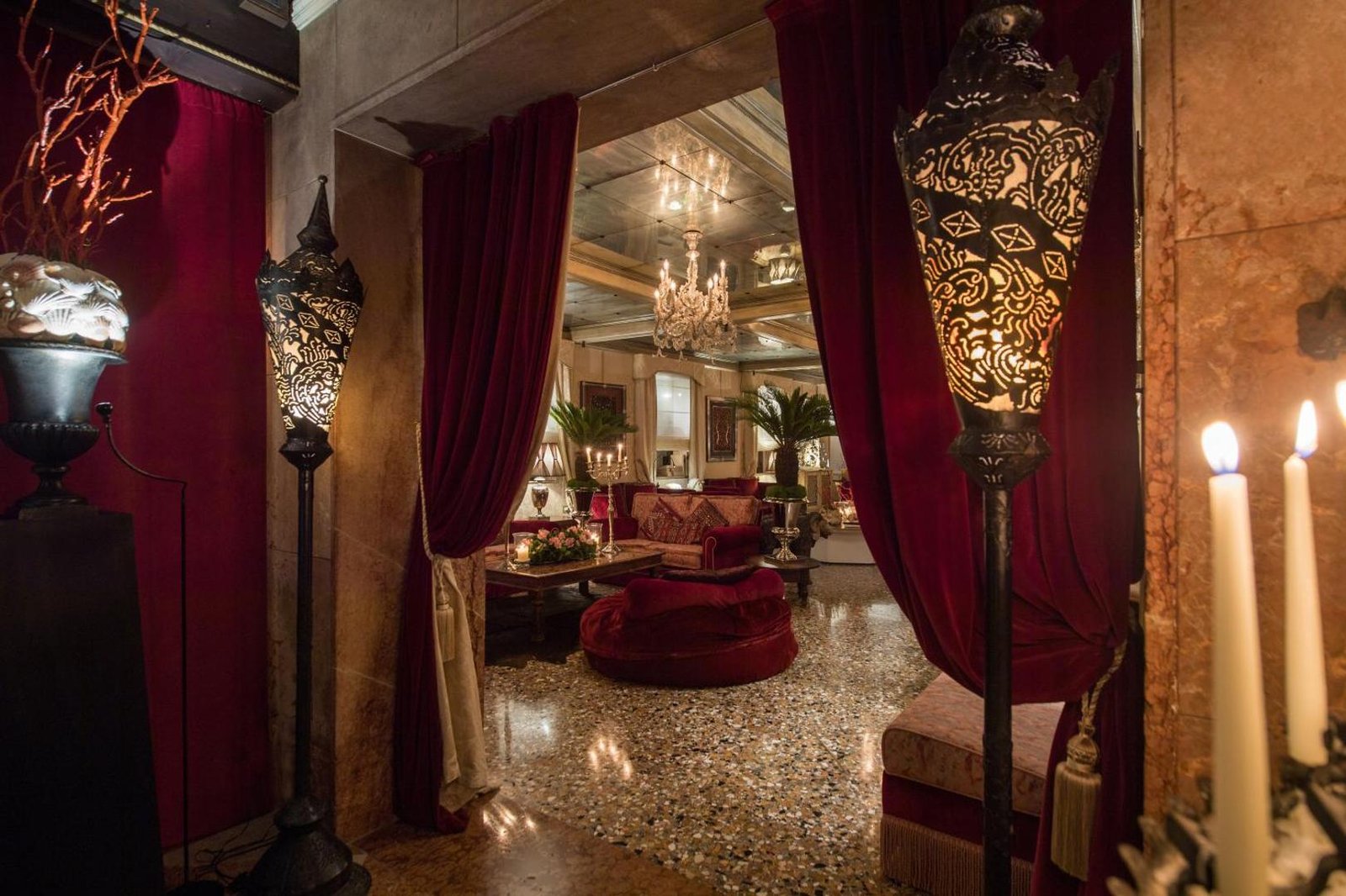 Hotel Metropole, vibe
