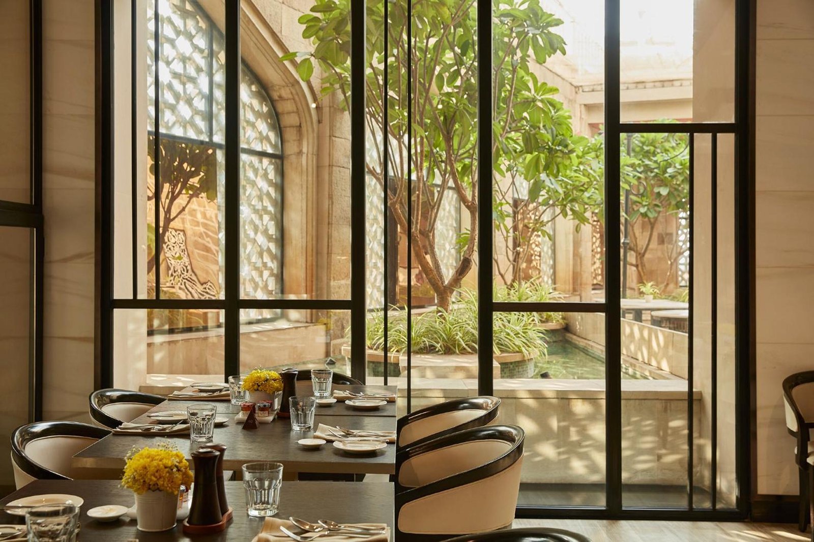 Taj Mahal Tower, Mumbai, eat & drink
