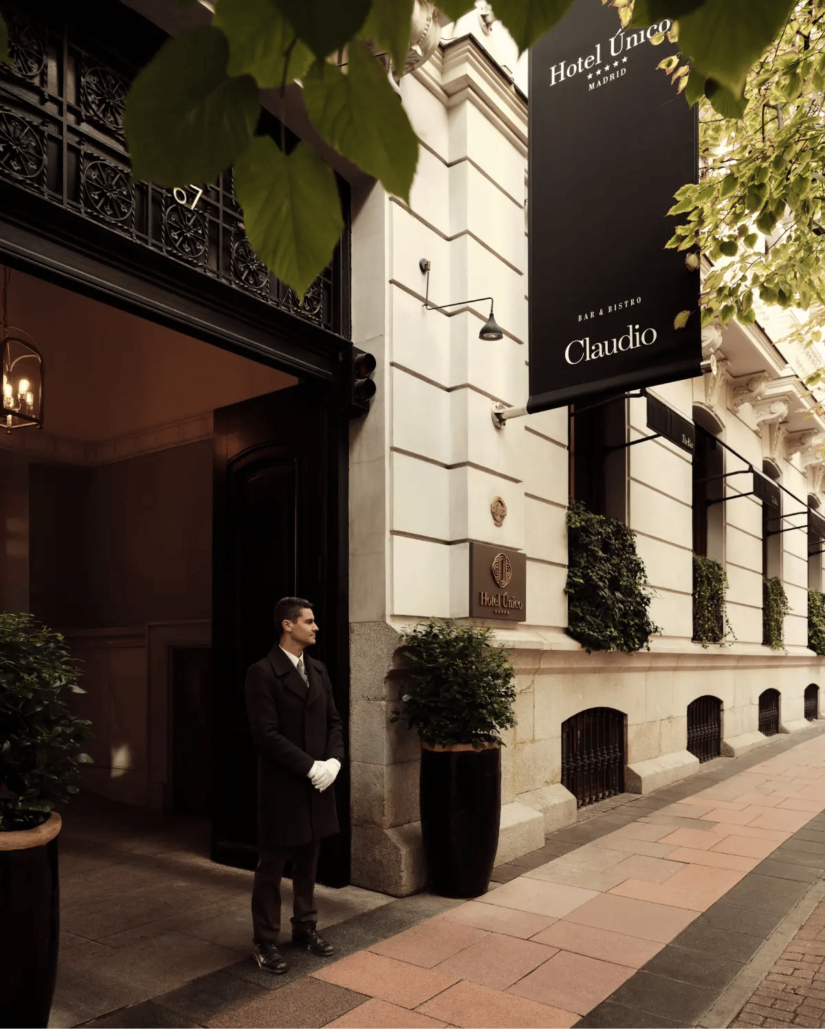 Hotel Único Madrid, backstory