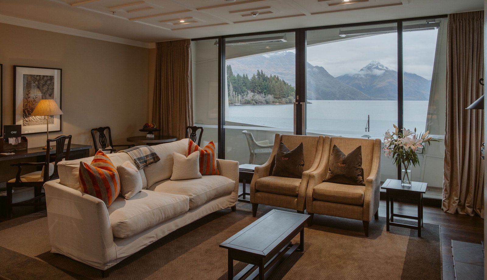Eichardt's Private Hotel, rooms