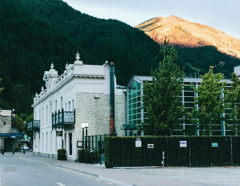 Eichardt's Private Hotel, how it began