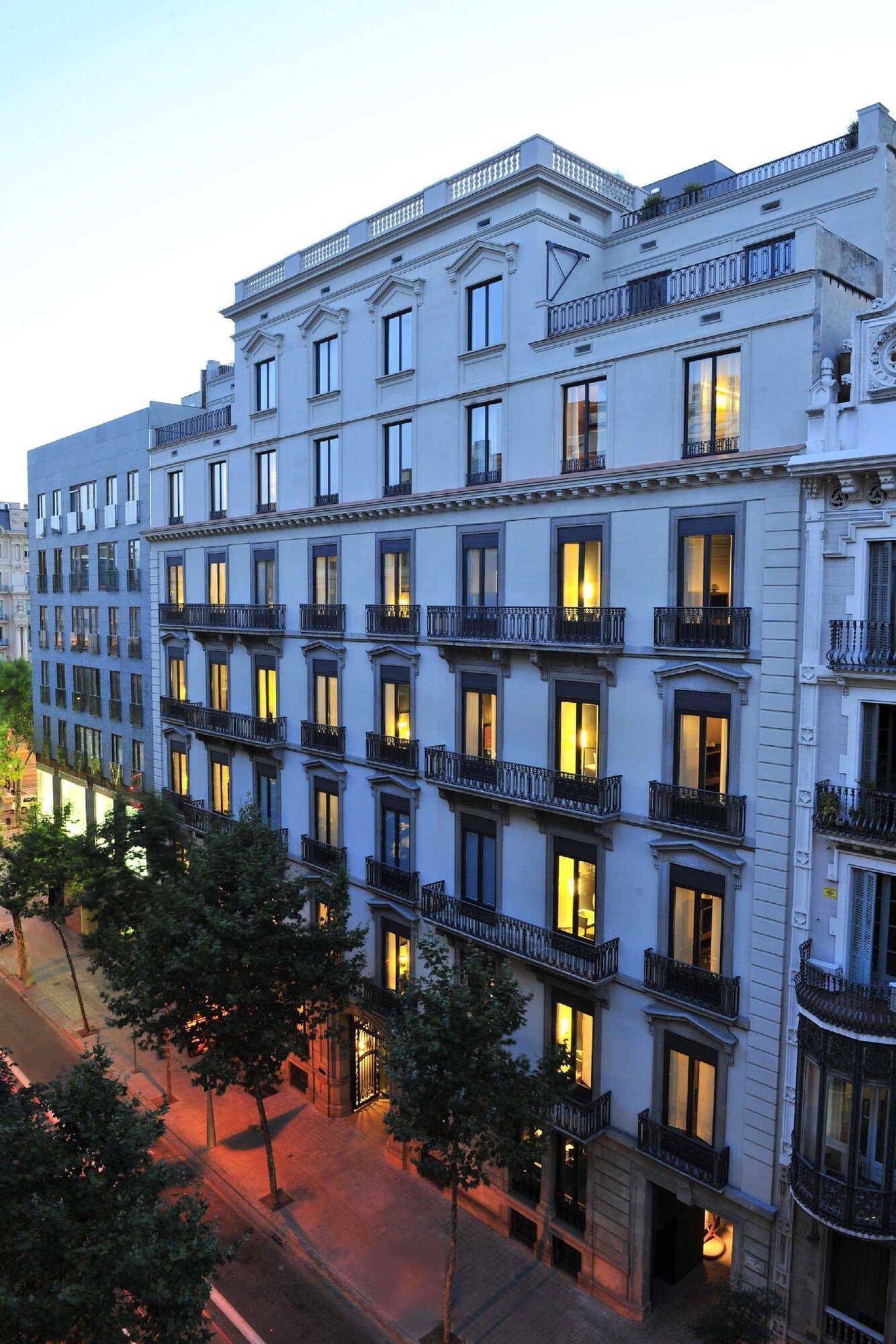 Hotel Alma Barcelona, backstory