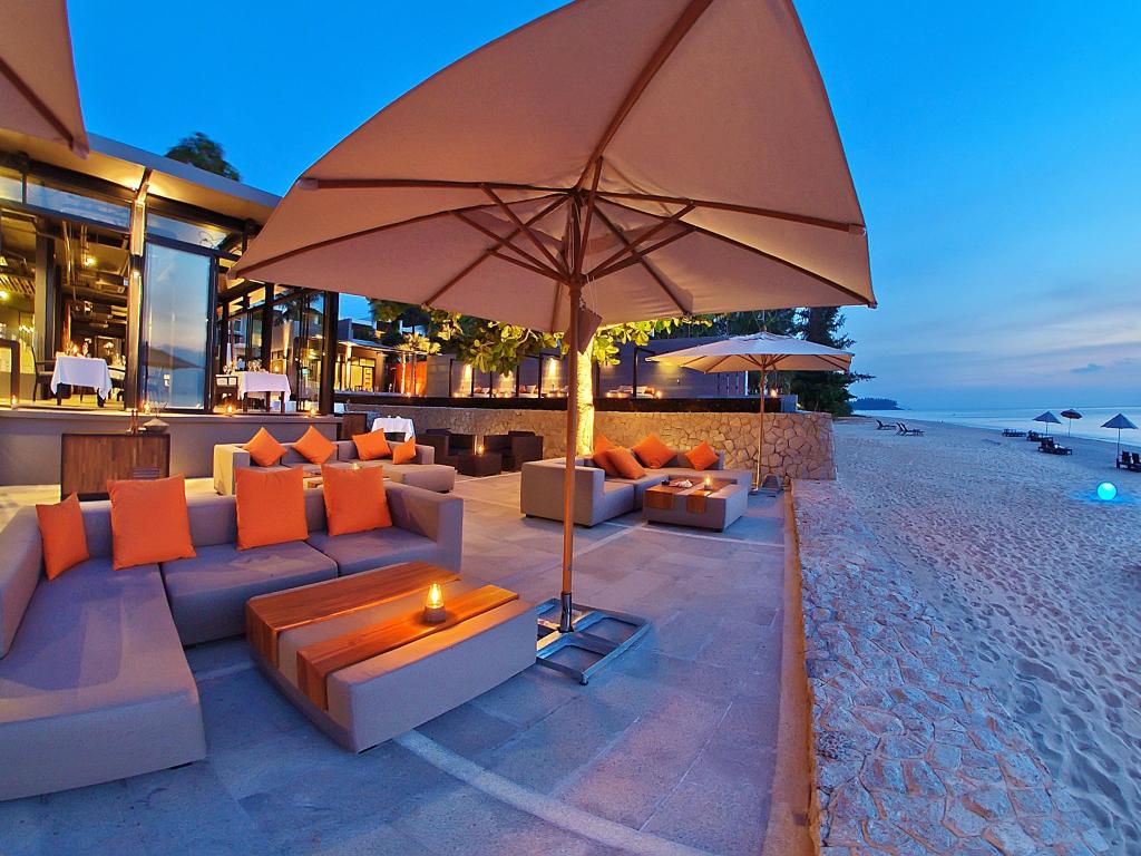 Aleenta Phuket - Phang Nga Resort & Spa, eat & drink