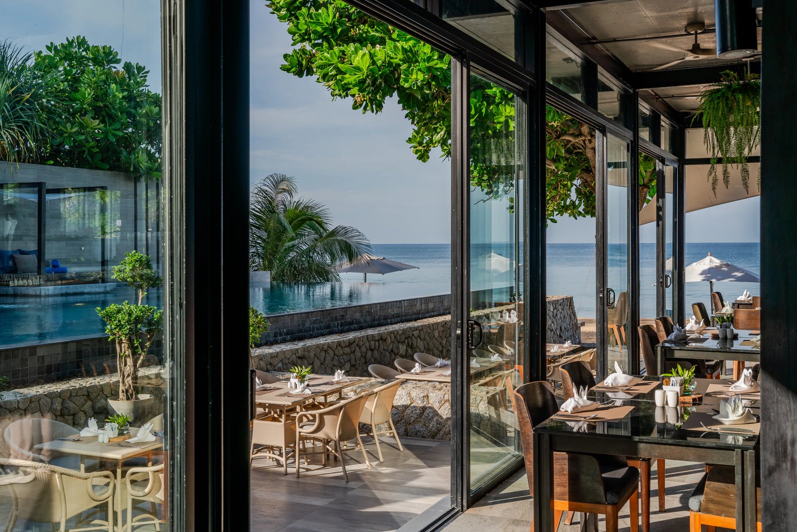Aleenta Phuket - Phang Nga Resort & Spa, eat & drink