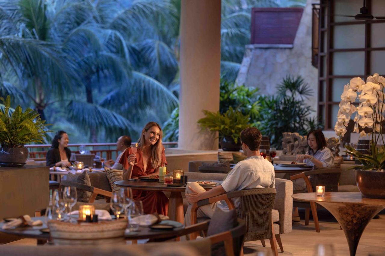 Four Seasons Resort Bali At Sayan, at the table