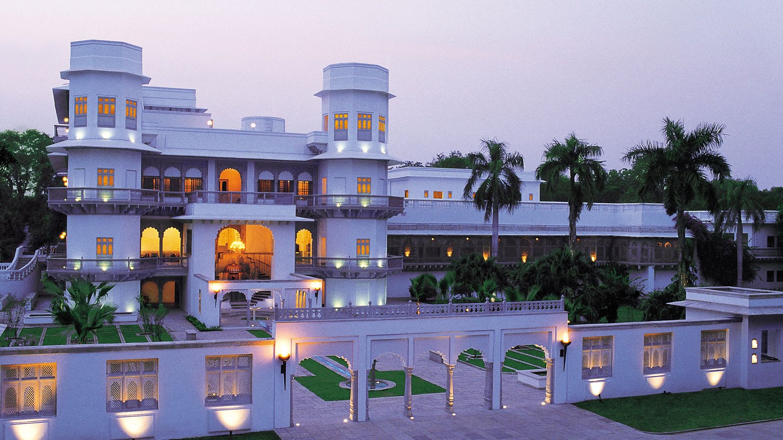 Taj Usha Kiran Palace, Gwalior, backstory