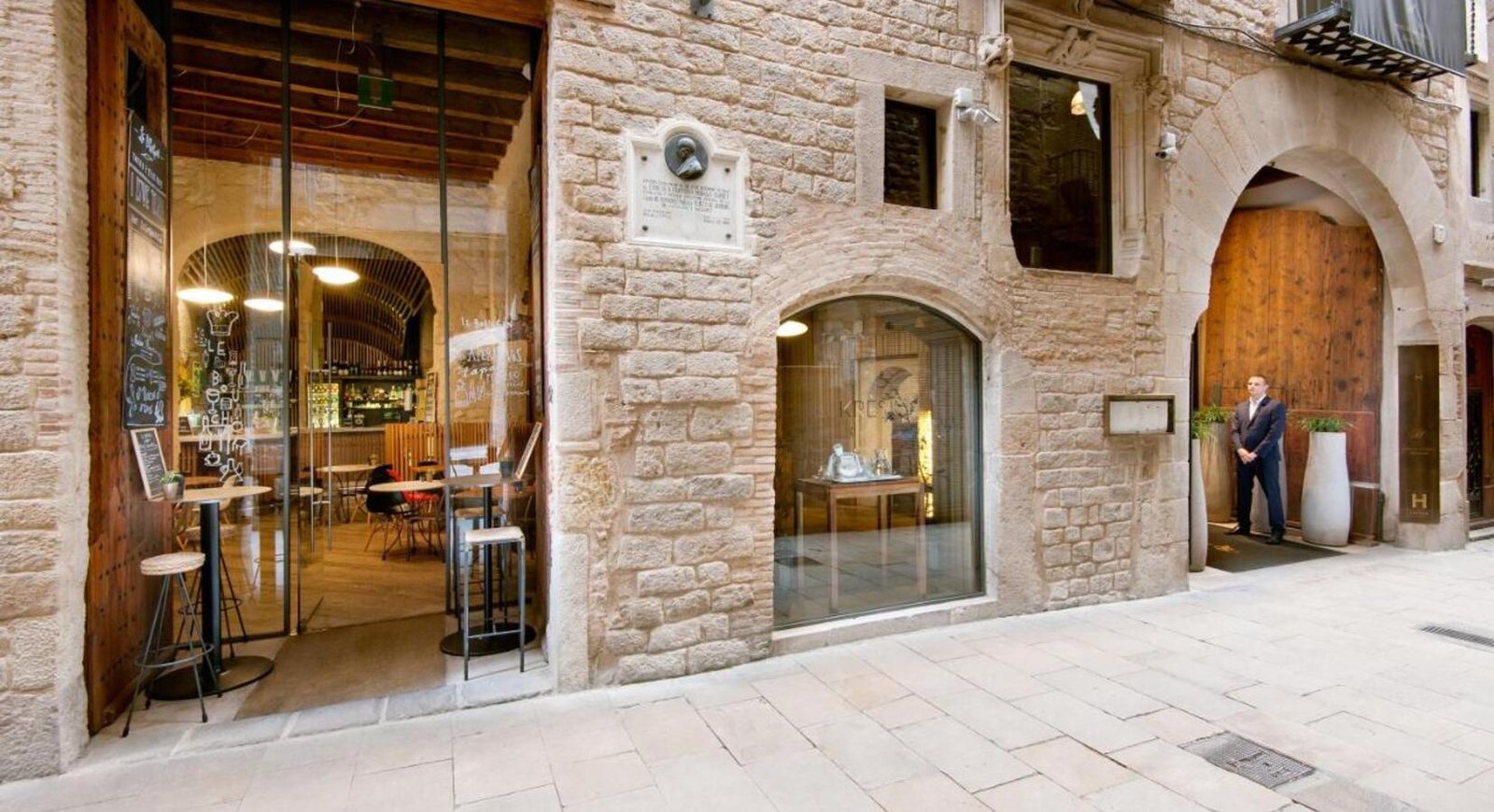 Mercer Hotel Barcelona, backstory