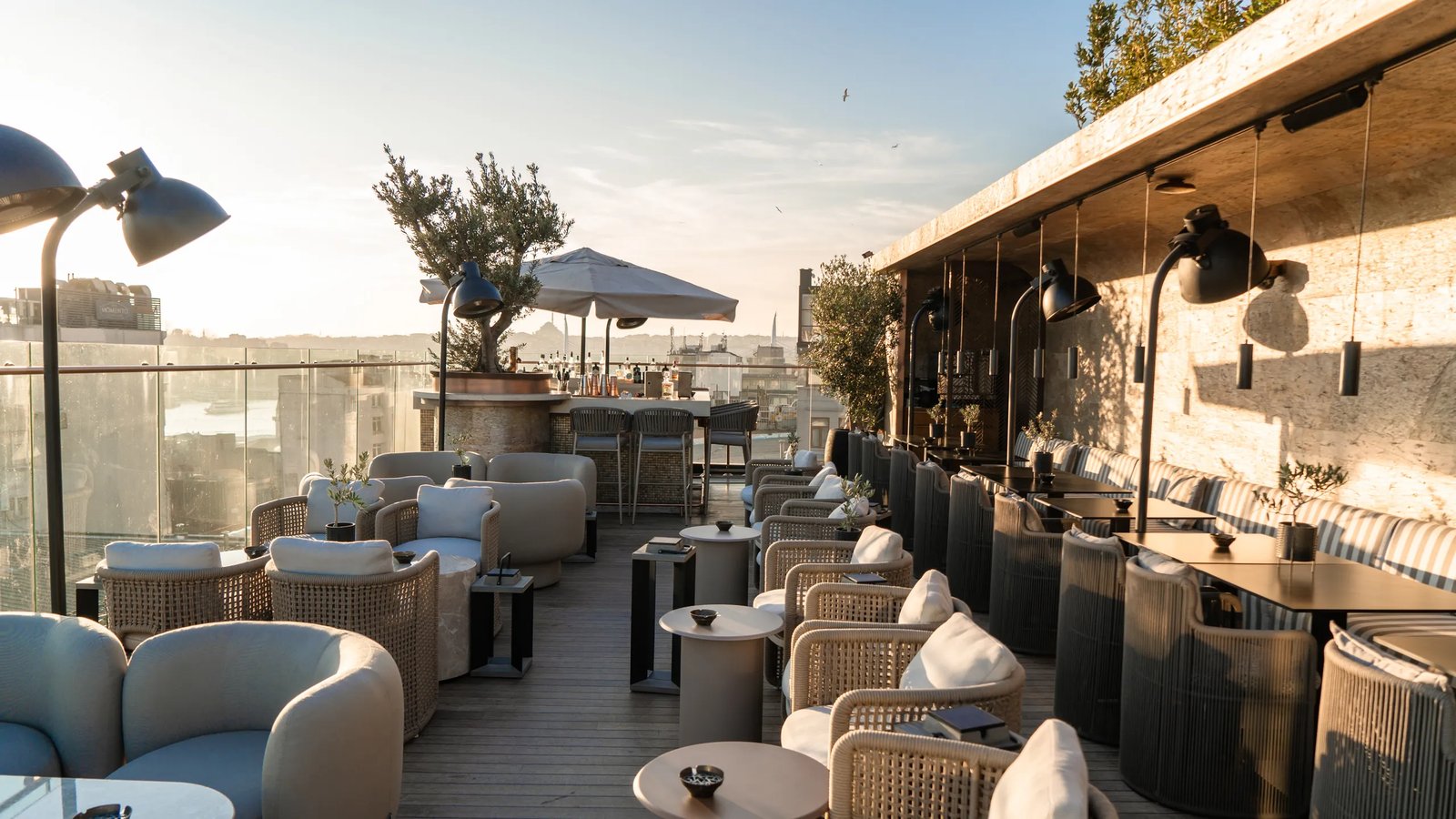 The Bank Hotel Istanbul, eat & drink