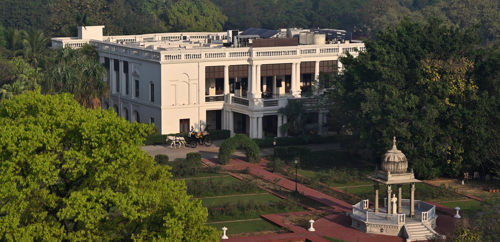 Taj Nadesar Palace, Varanasi, how it began