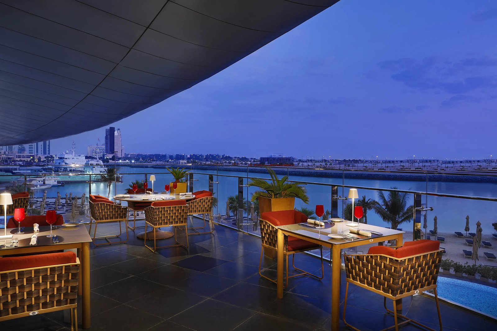 Conrad Abu Dhabi Etihad Towers, eat & drink