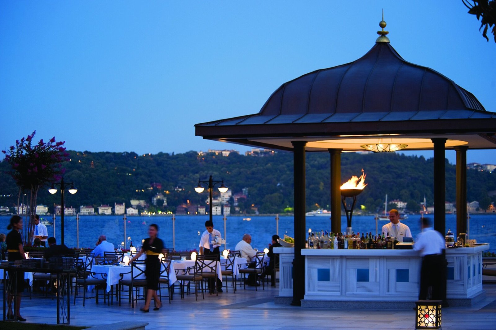 Four Seasons Hotel Istanbul At The Bosphorus, eat & drink