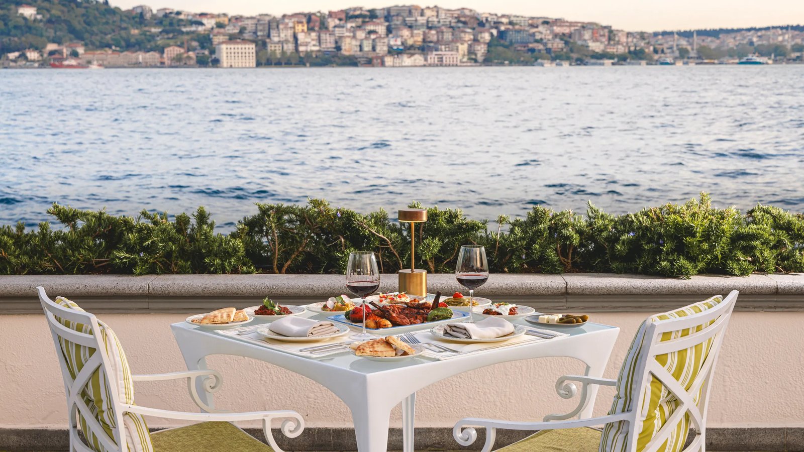 Four Seasons Hotel Istanbul At The Bosphorus, eat & drink