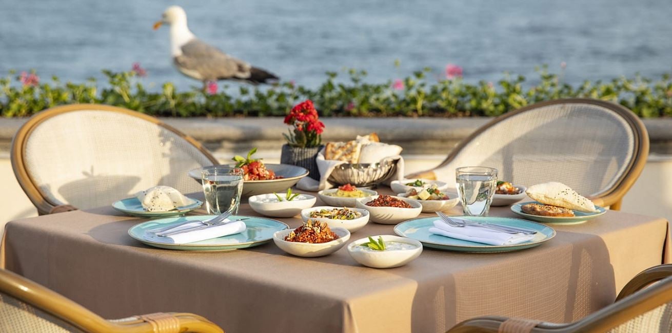 Four Seasons Hotel Istanbul At The Bosphorus, eat & drink