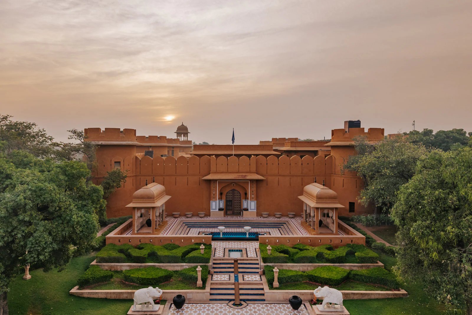 The Oberoi Rajvilas, Jaipur, backstory
