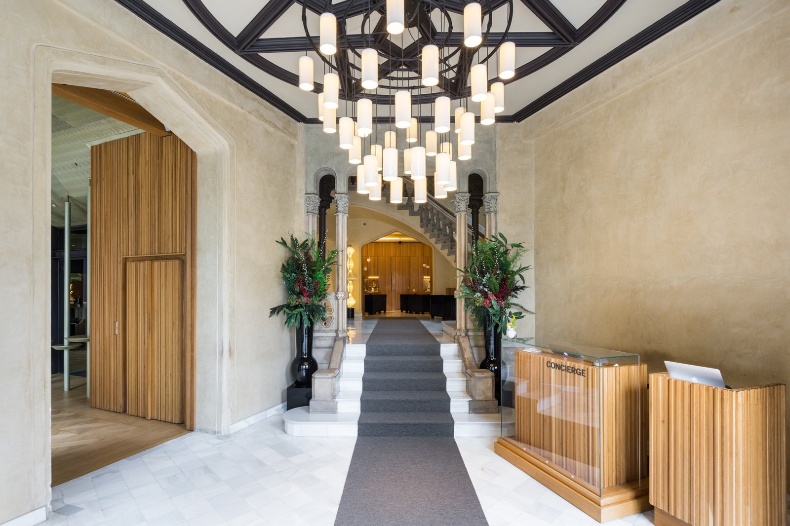 Monument Hotel, vibe