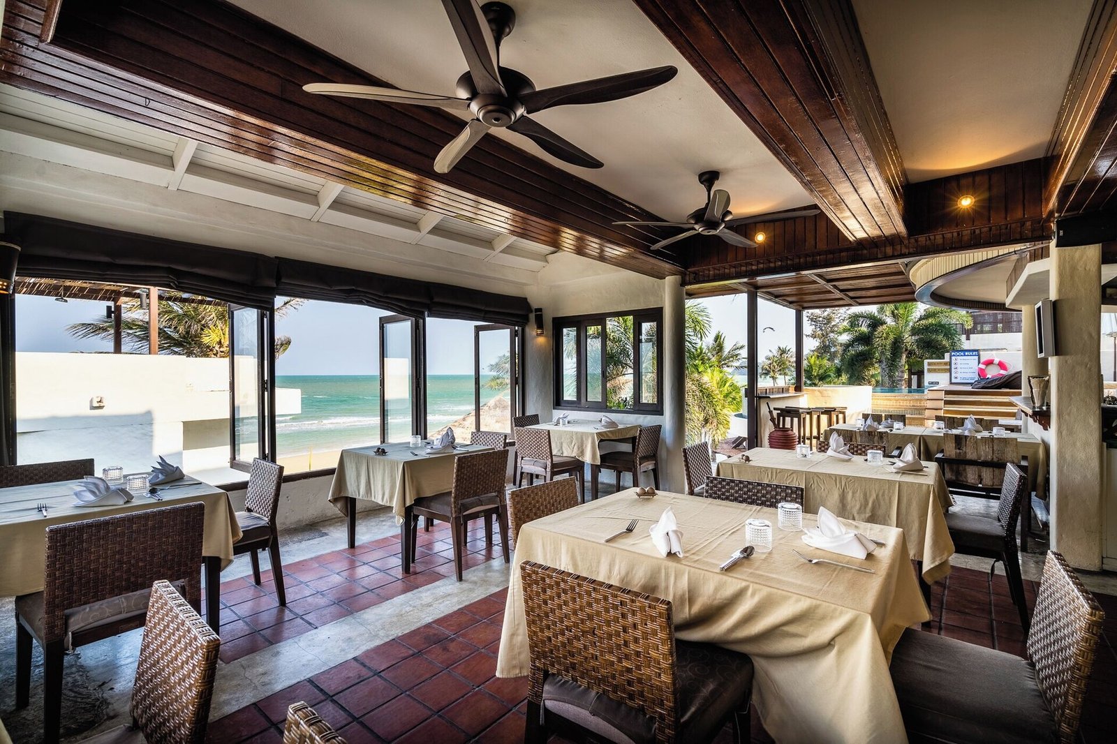 Aleenta Hua Hin - Pranburi Resort & Spa, eat & drink