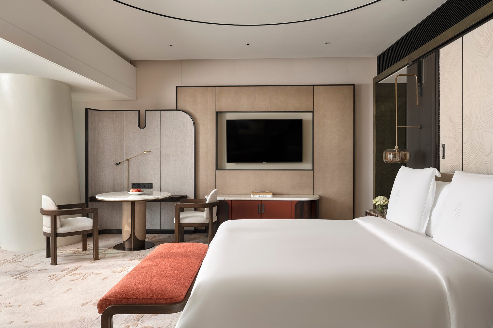 Four Seasons Hotel, rooms