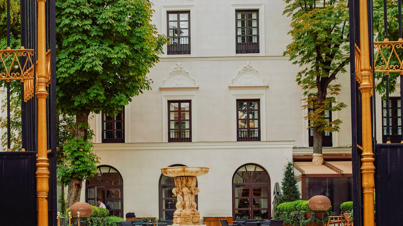 Palacio de los Duques Gran Meliá - The Leading Hotels of the World, backstory