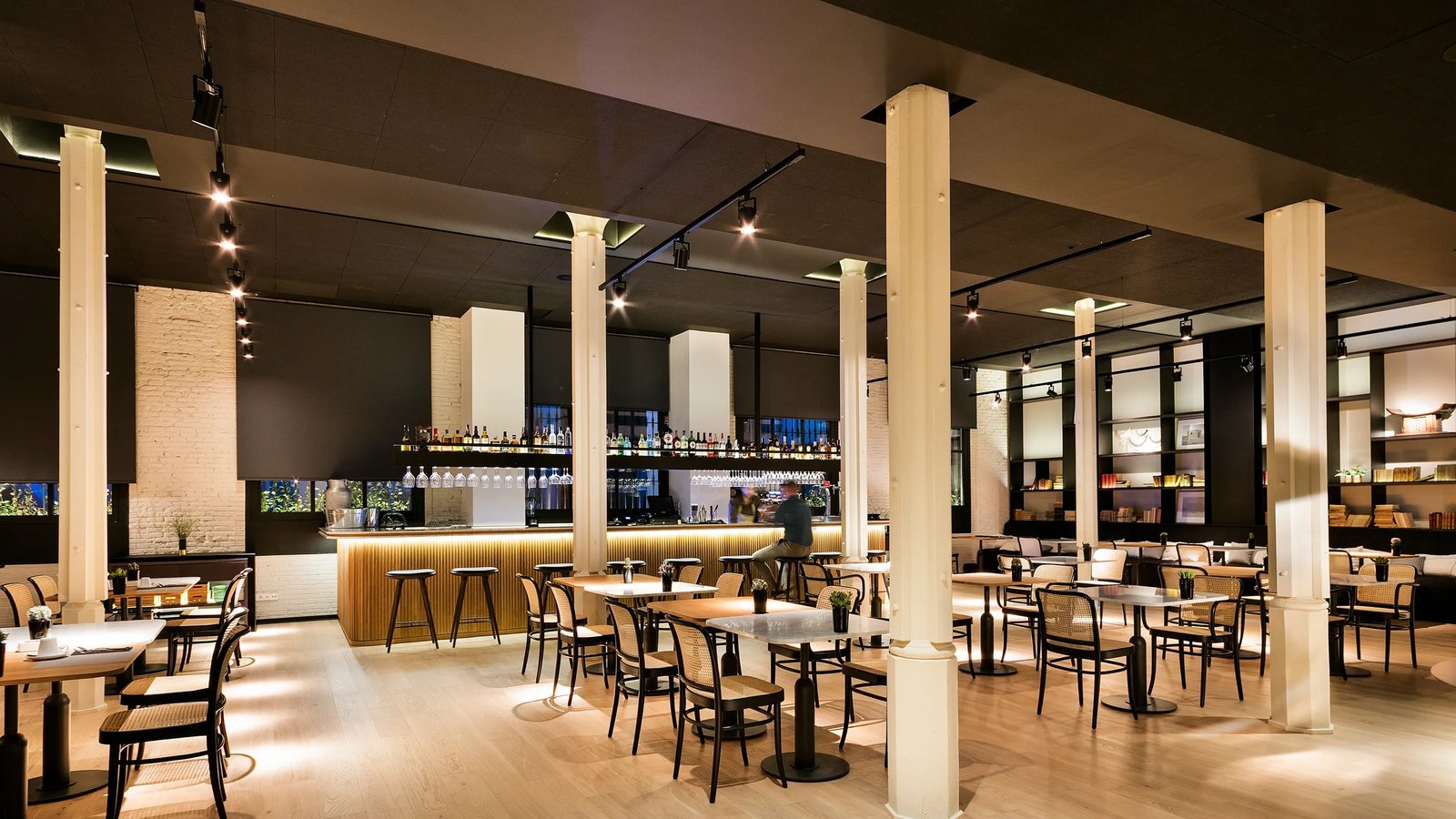 Yurbban Passage Hotel & Spa, eat & drink