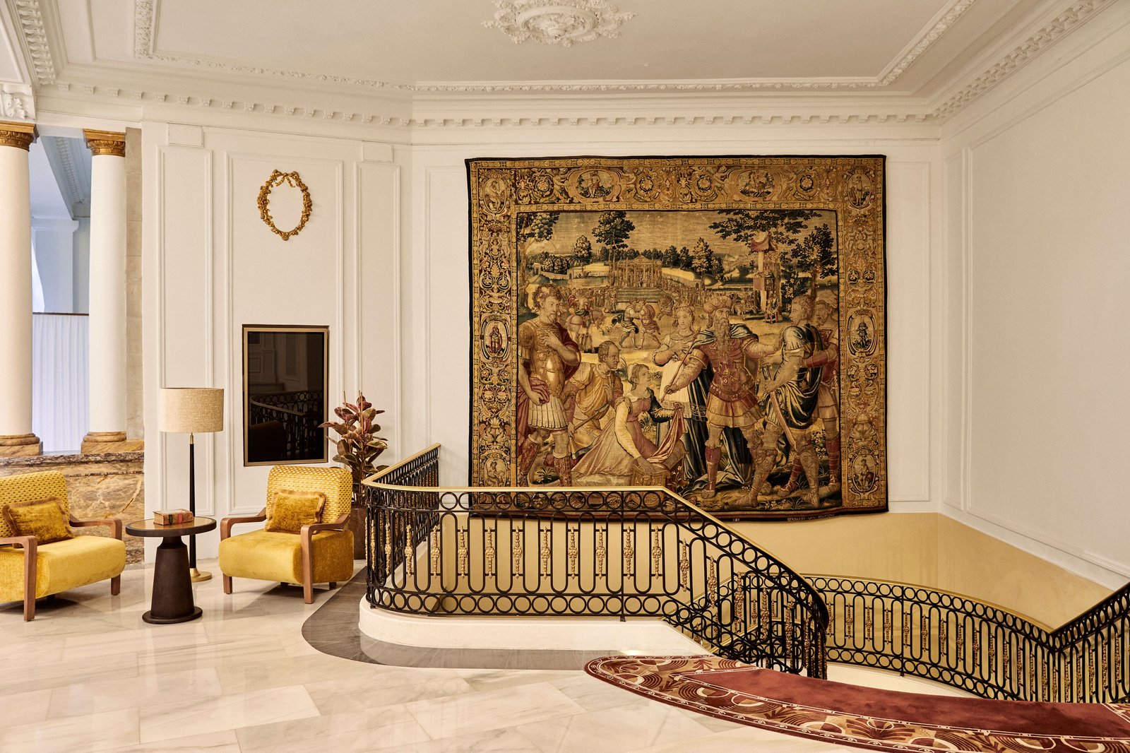 The Palace, a Luxury Collection Hotel, vibe