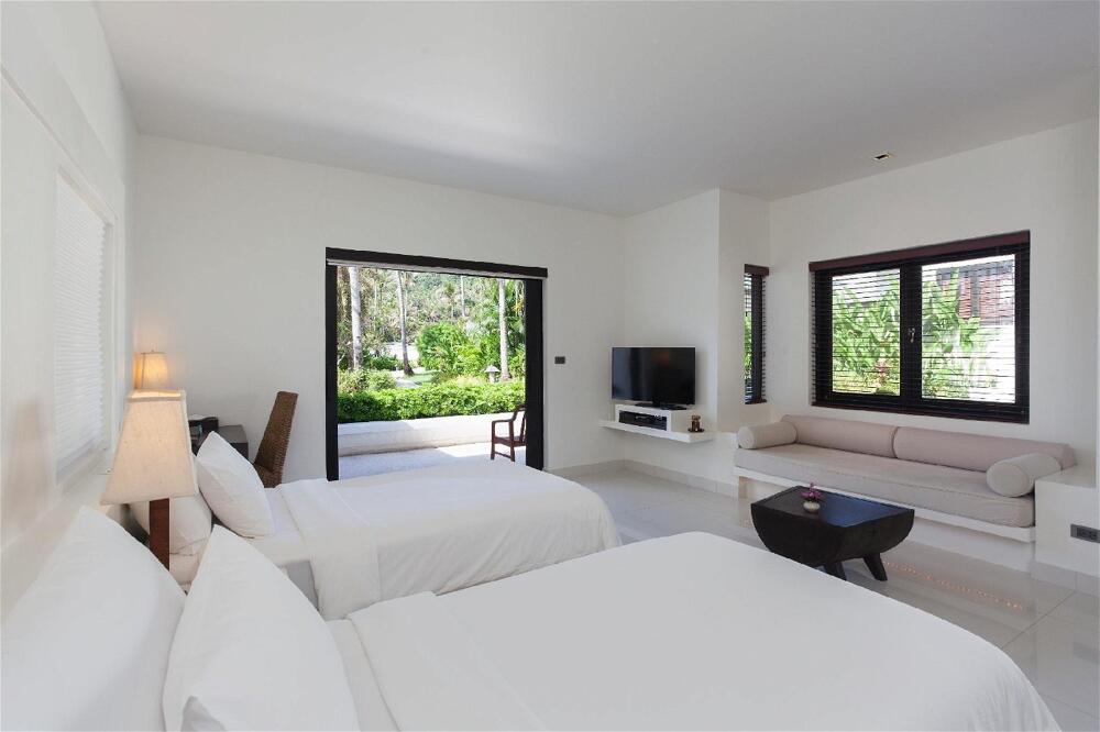 The Racha, rooms