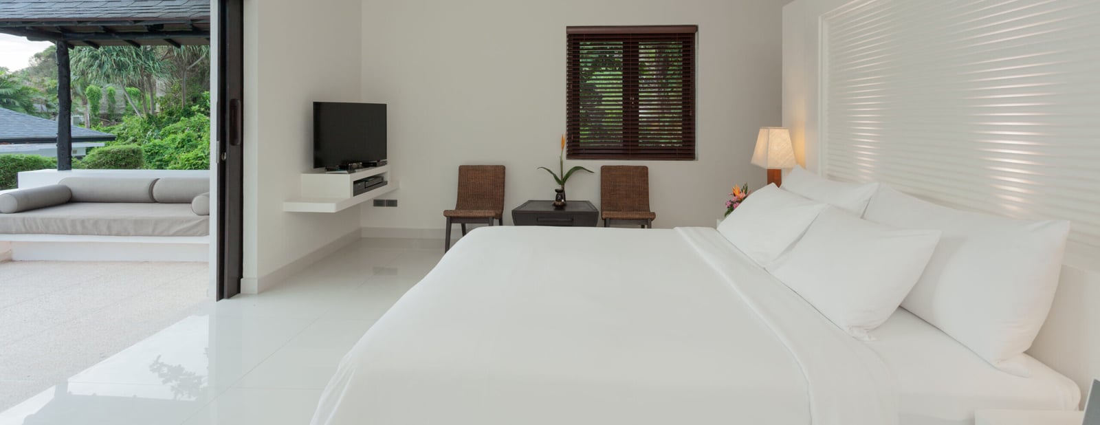The Racha, rooms