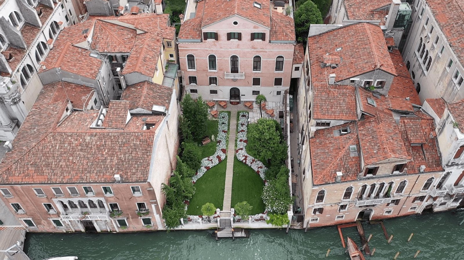 Palazzo Venart Luxury Hotel, backstory