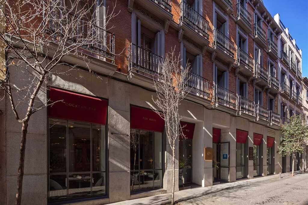 Gran Hotel Inglés, backstory
