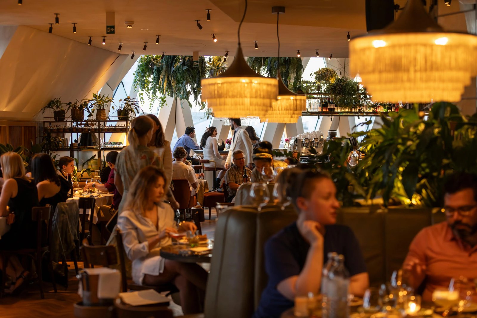 Hotel MOTTO, chez bernard restaurant et bar