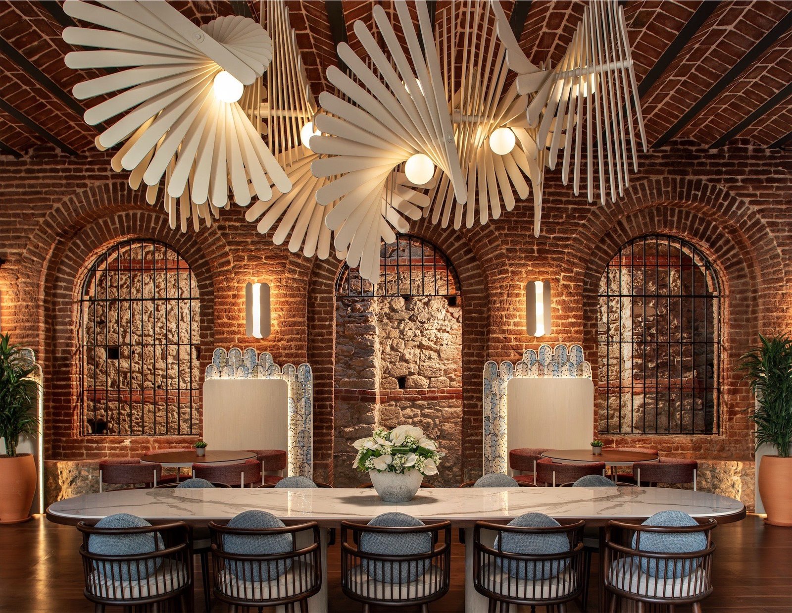 Ecole St. Pierre Hotel, eat & drink