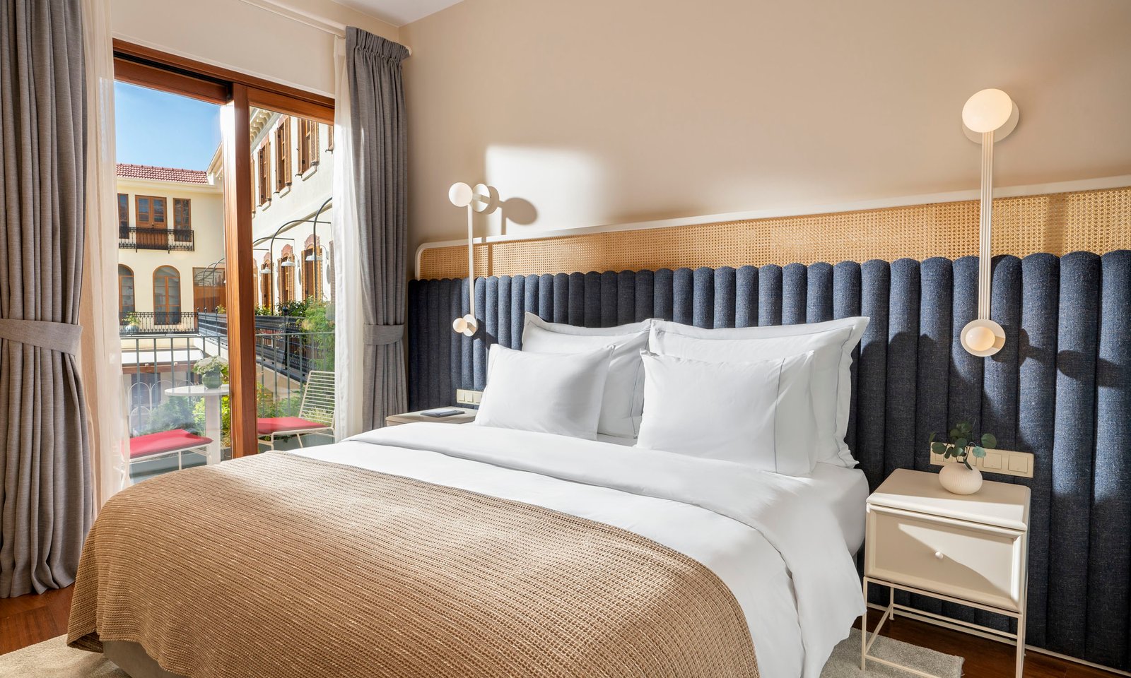 Ecole St. Pierre Hotel, rooms