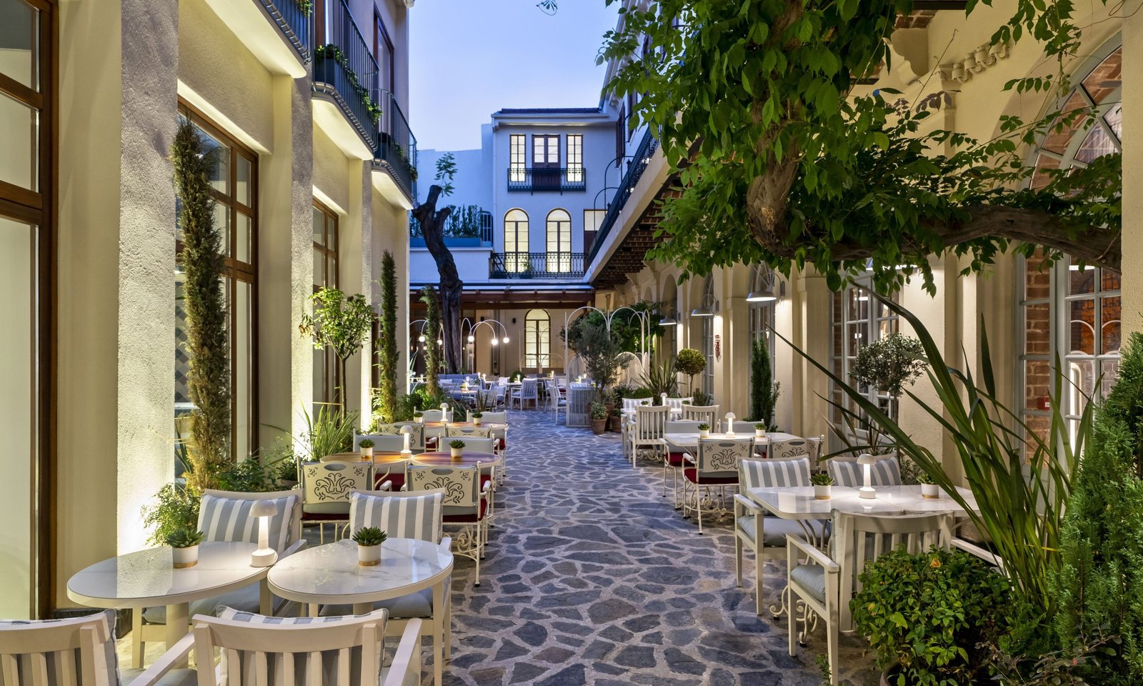 Ecole St. Pierre Hotel