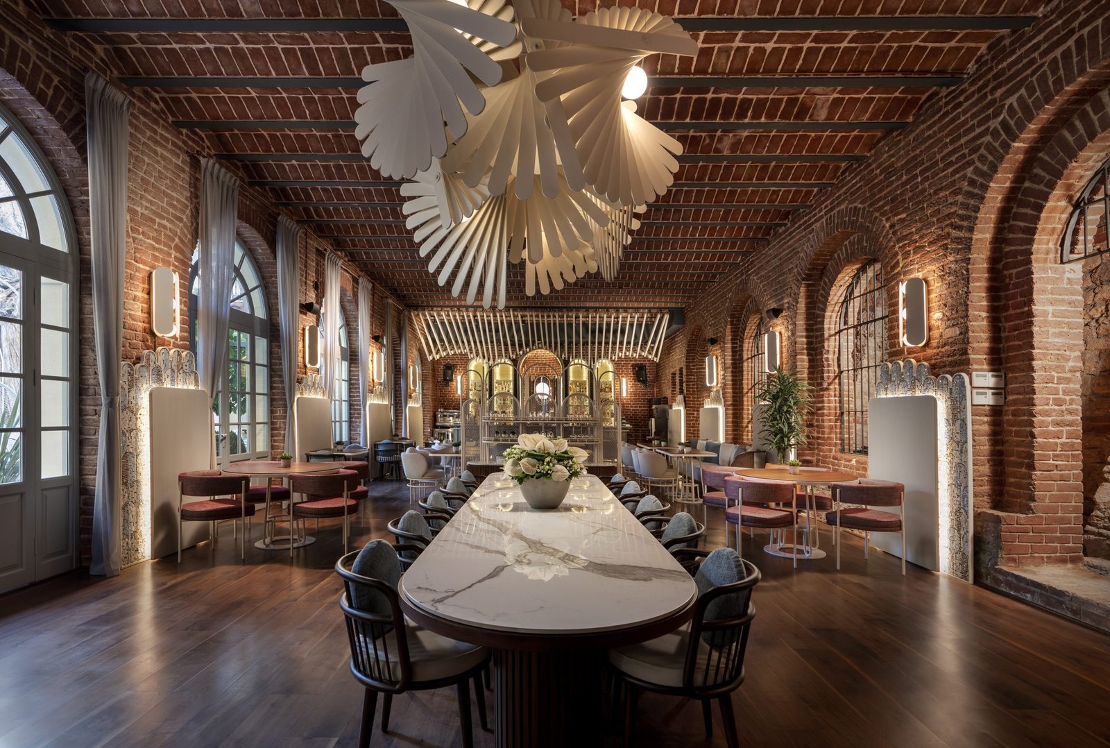 Ecole St. Pierre Hotel, eat & drink