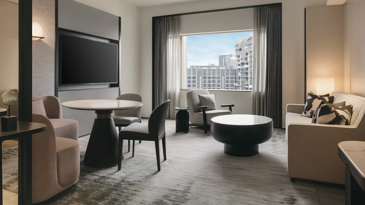 Hilton Singapore Orchard — vibe